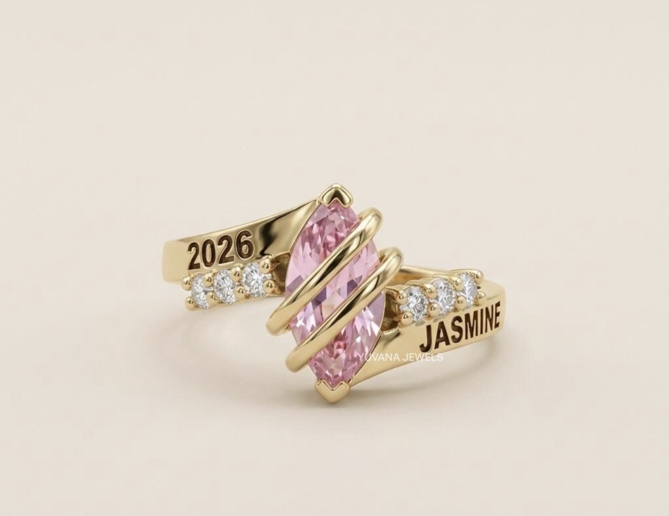 Anillo de Grado en Oro 18K con Piedra Rosa